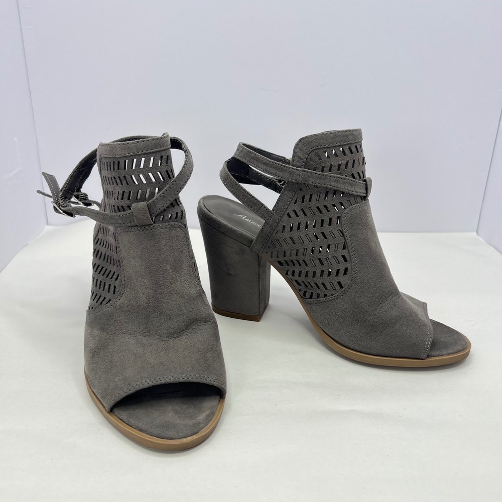 American Eagle Grey Perforated Peep Toe Booties Womens 6 Block Heel Ankle Straps